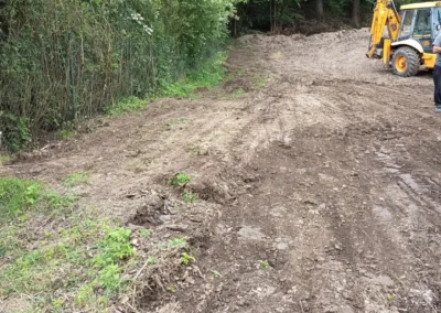Vyčištění a úprava stavebního pozemku Nižbor (okres Beroun)